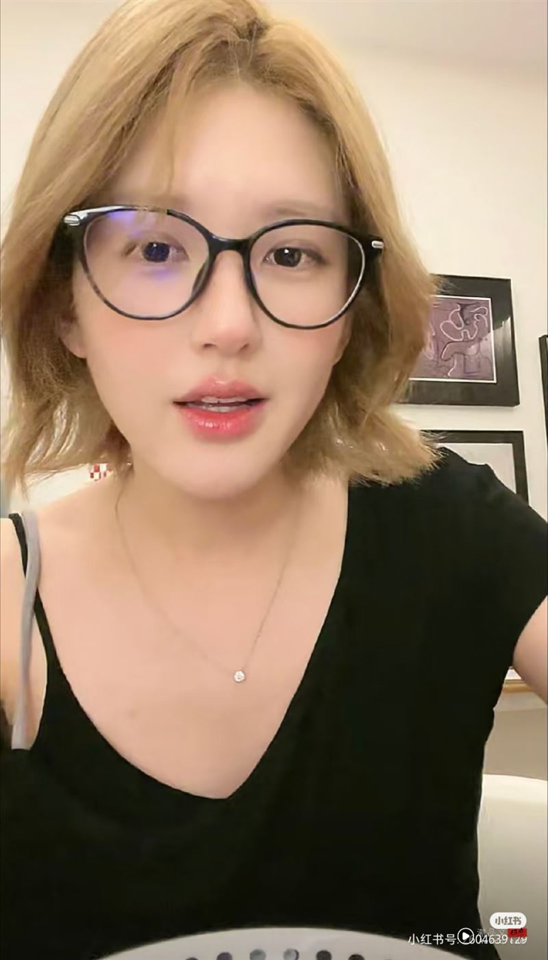 赵露思谯前公司涨粉百万！成最强摇钱树“1分钟赚220万”女星业配天花板 时尚资讯 图1张