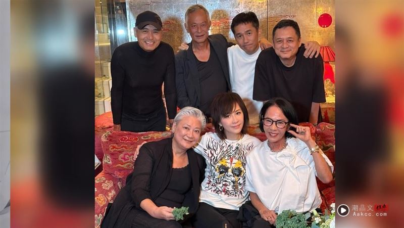 70岁周润发晒惊人现况！刘嘉玲聚会照“香港重量级影人”齐聚星光熠熠