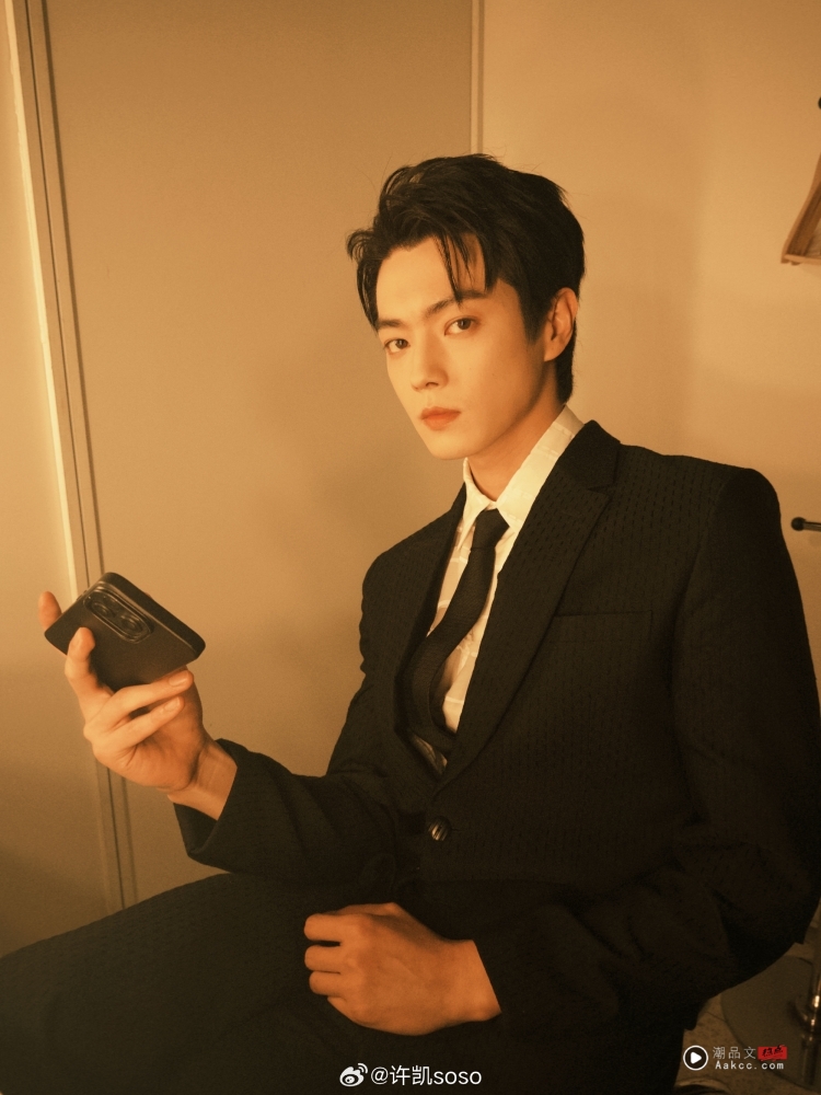 前女友许荔莎揭许凯连环劈腿!3年内搭上4个女生 “赵晴是py而已” 内容图2 潮品文-大潮社旗下实时最新热点娱乐时尚数码等新闻资讯网站! Xu Kai