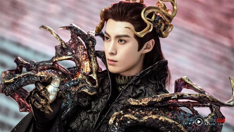 王鹤棣震撼传藏爱10年！曾演流星花园F4道明寺爆红　苍兰诀奠定一线地位