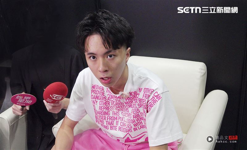 独家/“最强高中生”Ray直言:中国台湾人像NPC没差?就是亚洲文化很难改 内容图2 潮品文-大潮社旗下实时最新热点娱乐时尚数码等新闻资讯网站! Ray返台参加潮流文化祭接受《三立新闻网》独家专访