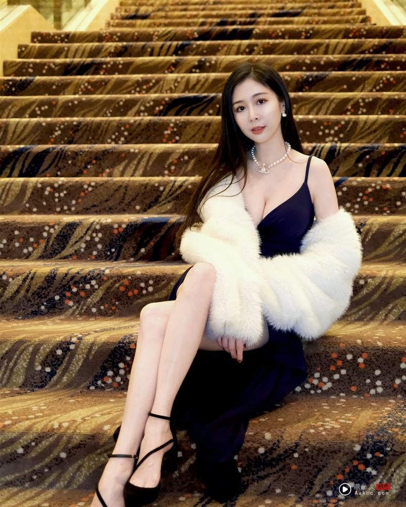 Albee深夜辣舞冻未条!再晒超凶“全身吻痕”引发遐想直喊:谢谢疼爱 内容图1 潮品文-大潮社旗下实时最新热点娱乐时尚数码等新闻资讯网站! Albee外型惹火性感笑容甜美。(图/翻摄自Albee IG)