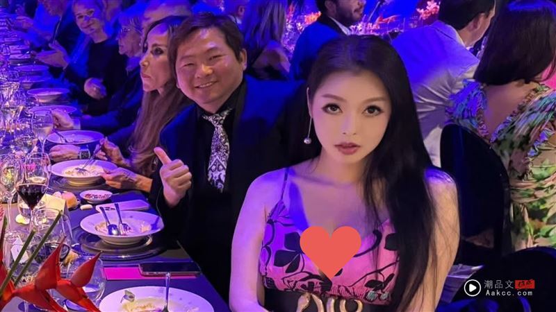 嫁10亿富尪7年生两子淡出演艺圈！41岁名模突深V大尺度现身法拉利餐会