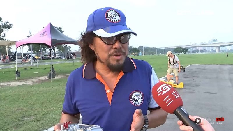 淡出演艺圈多年！73岁张菲突现身北市天母　“当街违规”被抓包