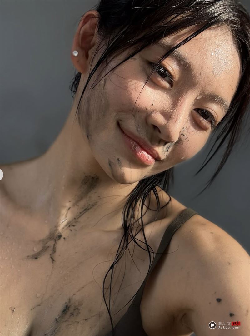 “G级周子瑜”救灾挨轰网美打卡 不忍心酸反击:全是泥还被喷眼睛 内容图2 潮品文-大潮社旗下实时最新热点娱乐时尚数码等新闻资讯网站! 祈锦钥挨轰网美摆拍。(图/翻摄自IG)