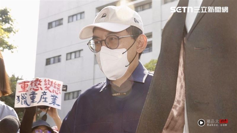 黄子佼撞骑士肇逃“持不雅片又出事”　广告小妹崩溃：我当年为啥迷恋他