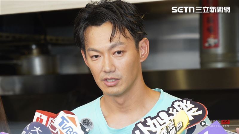 威廉闪兵毁星途!憔悴素颜首度露面公开道歉 证实音乐工作全面暂停