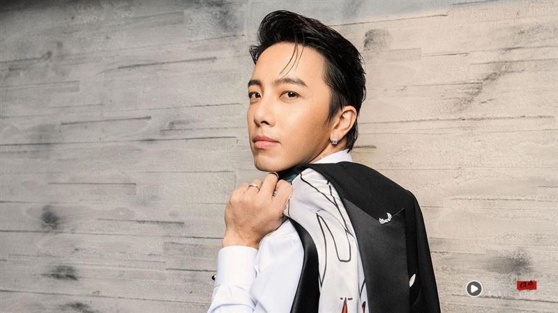 坤达涉逃兵案恐毁星途!立刻取消玩很大录影 加拿大紧急飞回中国台湾