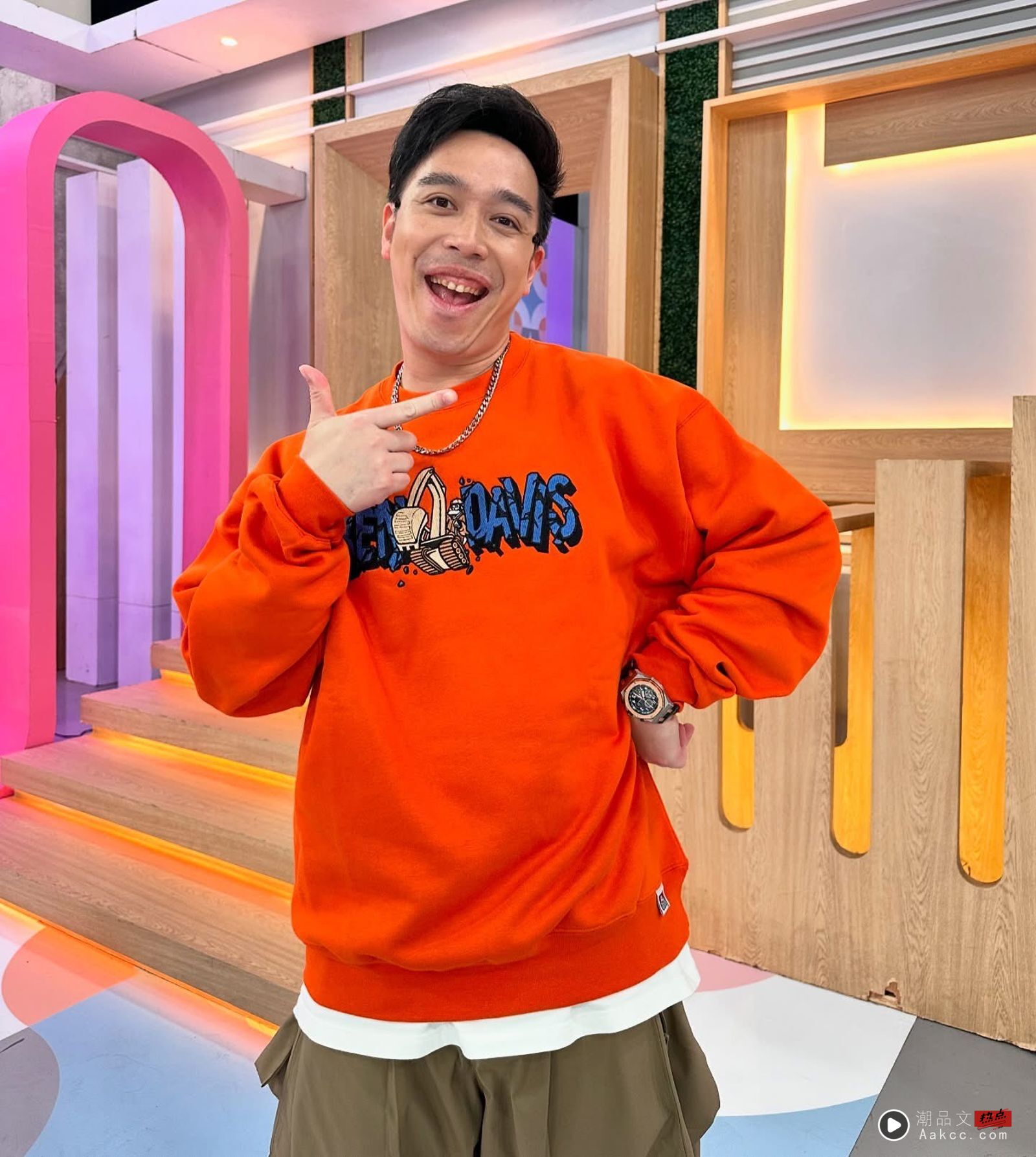 副业拼现金/女星开咸酥鸡店狂赚3500万 林俊杰咖啡厅曾获2大殊荣 内容图4 潮品文-大潮社旗下实时最新热点娱乐时尚数码等新闻资讯网站! 男星无尊副业手摇饮品牌“无饮”持续扩张,业绩不是最好但很稳定。(翻摄自无尊脸书)