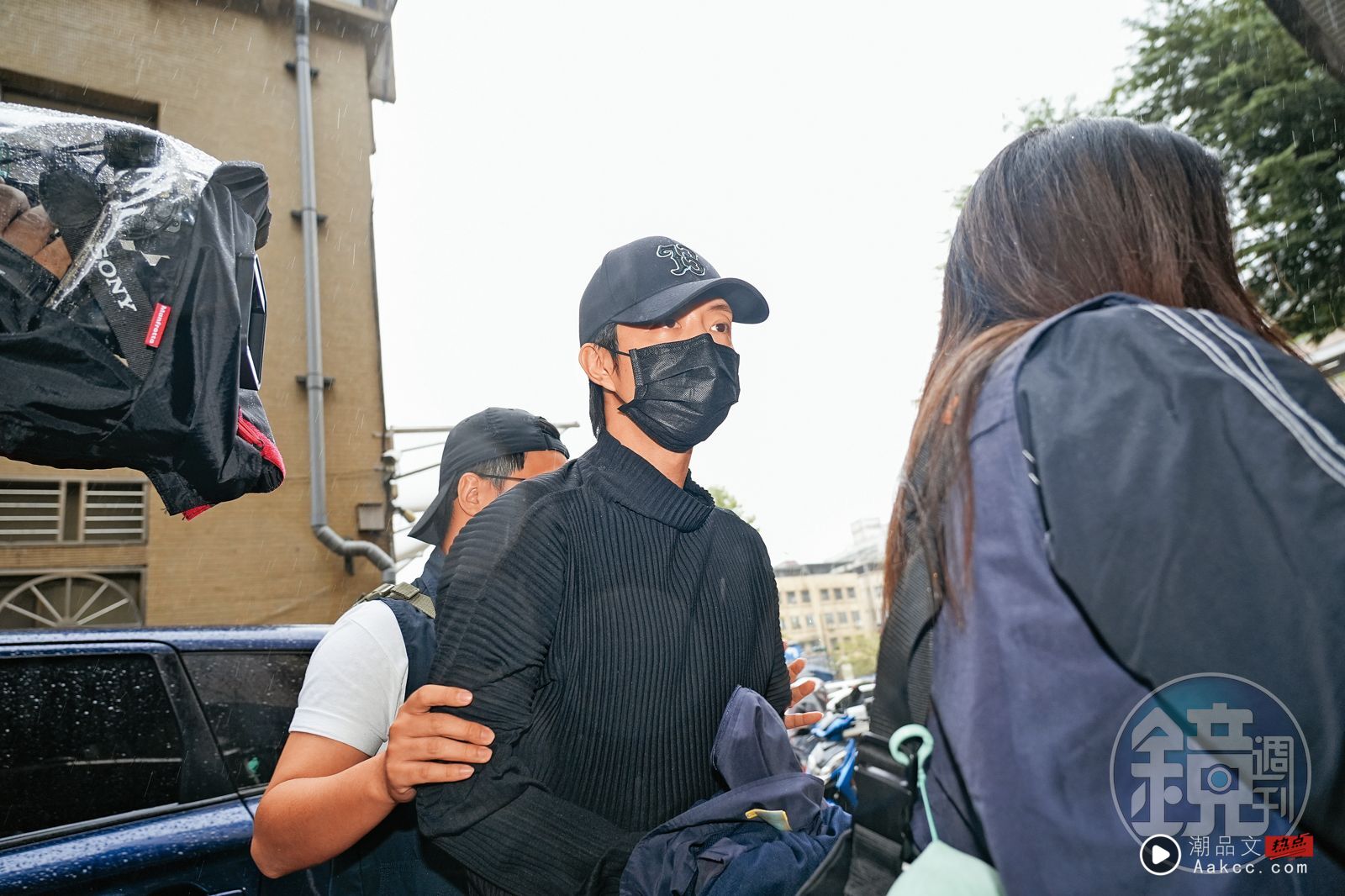 闪兵海啸恐团灭／庆功宴阿纬称团员免役“合情合理”3棒神色有异尴尬了 时尚资讯 图4张