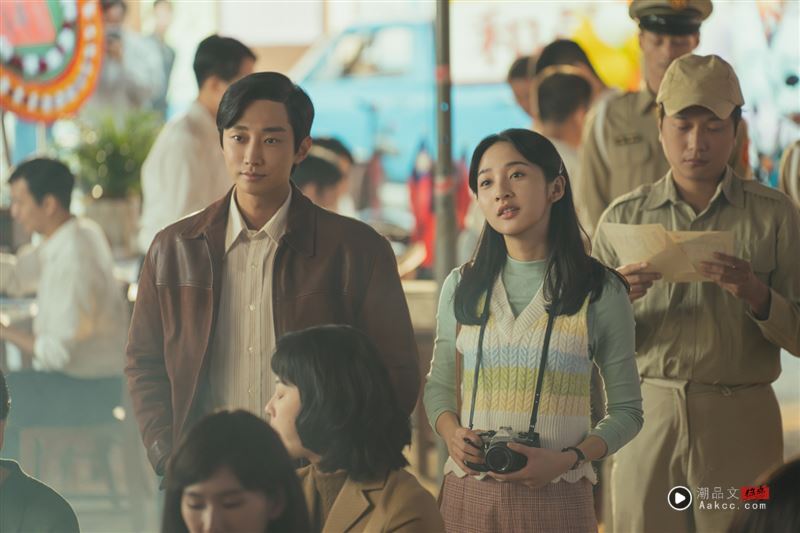 振永脱衣抖胸肌!《那张照片里的我们》搭李沐、宋柏纬陷三角恋 内容图2 潮品文-大潮社旗下实时最新热点娱乐时尚数码等新闻资讯网站! 李沐和振永在《那张照片里的我们》暧昧情愫令人心动。(图/瀚草文创GrX STUDIO提供)