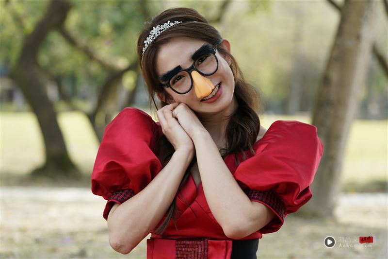 《何百芮》续作来了!原班卡司回归“加入超狂阵容” 郭书瑶力求脱单 内容图2 潮品文-大潮社旗下实时最新热点娱乐时尚数码等新闻资讯网站! 《何百芮的地狱恋曲》释出前导素材,这回继续再看郭书瑶嘴炮续命求脱单。(图/彼此影业提供)