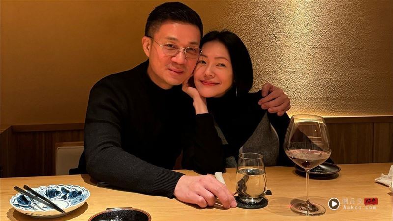 小S金钟后再现身!近照曝“幸福依偎老公”粉丝喊话Lily:好好照顾妈咪