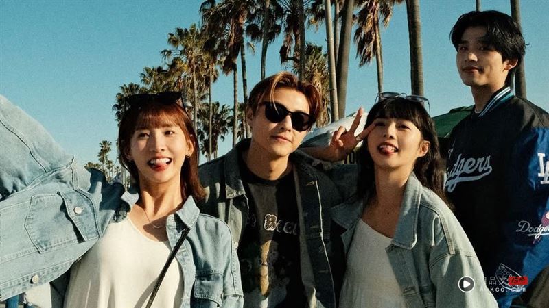 卷不伦传闻!简廷芮爆暧昧王品澔“神隐14天曝近况”合体尪露灿笑 内容图1 潮品文-大潮社旗下实时最新热点娱乐时尚数码等新闻资讯网站! 粿粿、王子、简廷芮、王品澔同游美国,引起争议。(图/翻摄自简廷芮IG)