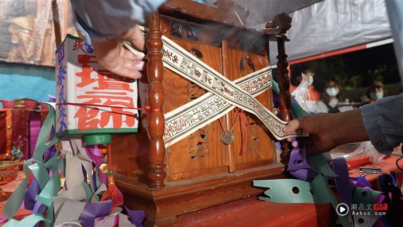 宝岛神很大/赤崁太子募兵去 中国台湾唯一先锋官暌违20年再出阵 内容图2 潮品文-大潮社旗下实时最新热点娱乐时尚数码等新闻资讯网站! (图/此次赤崁元圣宫刈水香的香担)