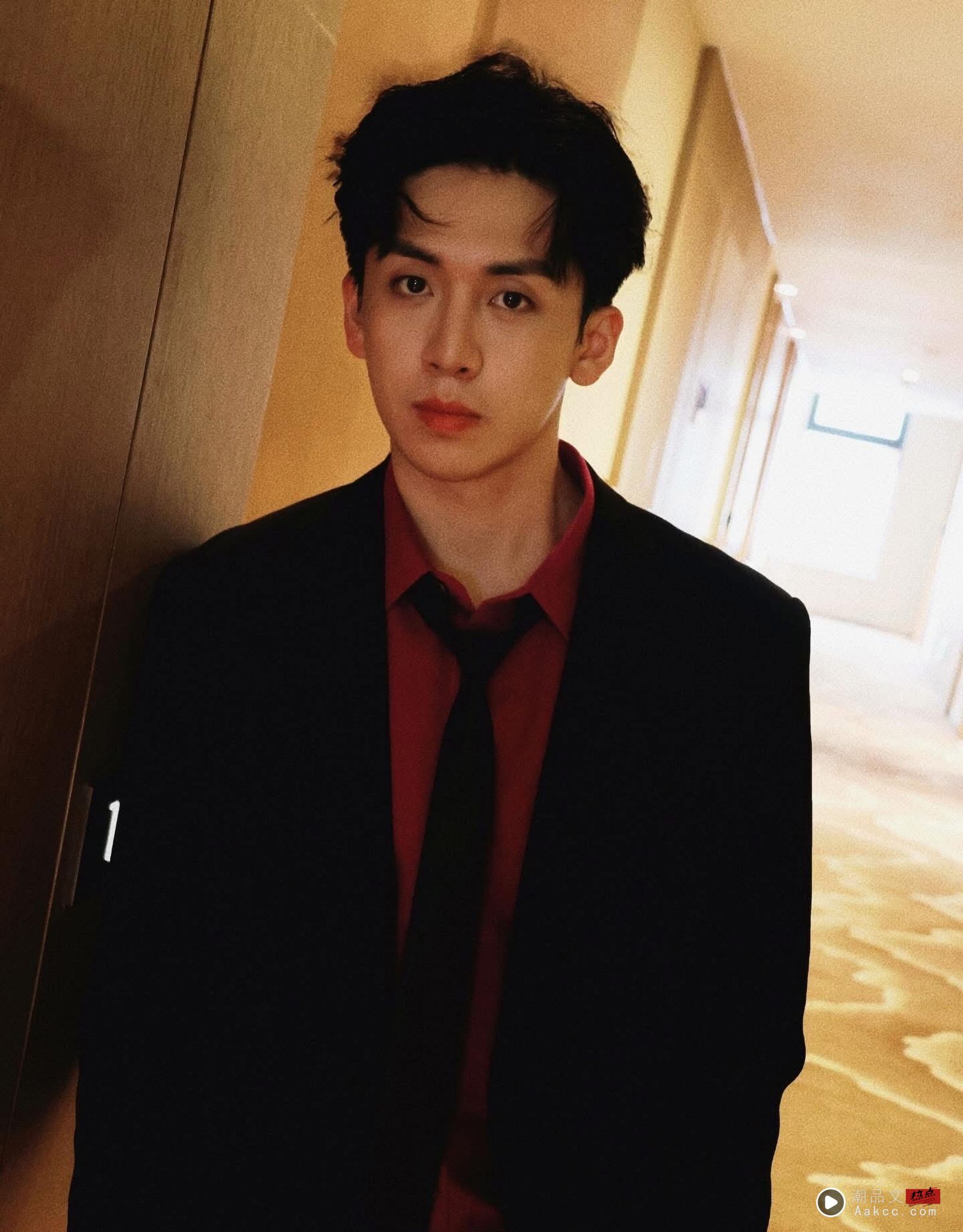 星二代冲副业/陈凯伦儿子卖眼镜又搞茶饮 6分店营业额破千万 内容图3 潮品文-大潮社旗下实时最新热点娱乐时尚数码等新闻资讯网站! 葛兆恩(宝弟)与好友纪成澔成立影视制作公司,跨足幕后期作。(翻摄自葛兆恩脸书)