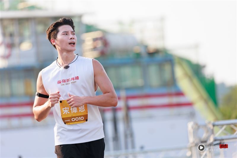 录到一半出事了!男星当场开呛“输我就别当演员” 冲突内幕曝光 内容图2 潮品文-大潮社旗下实时最新热点娱乐时尚数码等新闻资讯网站! 宋伟恩名次落后。(图/好看娱乐提供)