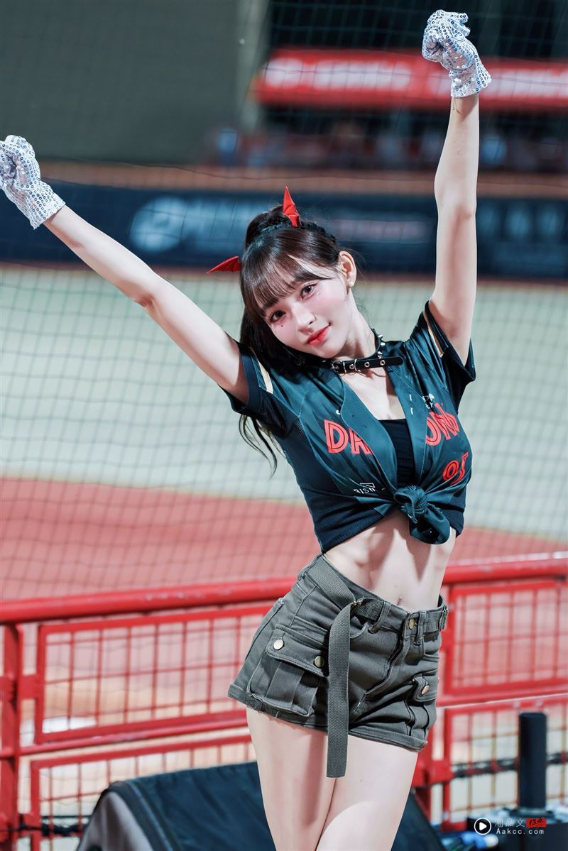 林襄自己都看不懂！靠关键字“无孔槽”登热搜　本人真实反应网友全乐歪