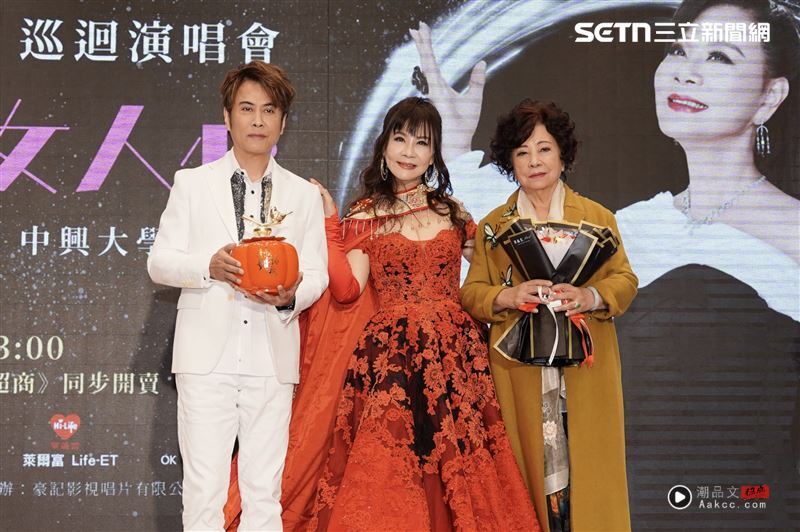 龙千玉将举办演唱会，江志丰与妈妈现身力挺。（图／记者赵于莹摄影）