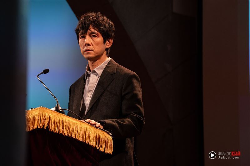 西岛秀俊在《最亲爱的陌生人》饰演沉迷于废墟研究的日本籍学者丈夫贤治。（图／甲上提供）