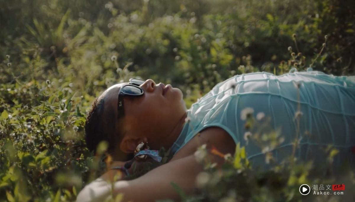 Meta 智慧眼镜两大更新！结合 Spotify 看到什么就播什么！