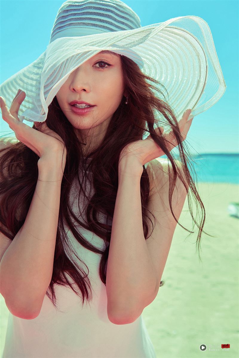 林志玲2026慈善年历。（图／志玲姊姊慈善基金会 提供）