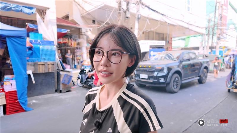7年成人女优白当!深田咏美遭设局“逃税1.5亿”背债亲认:痛苦到想轻生 内容图3 潮品文-大潮社旗下实时最新热点娱乐时尚数码等新闻资讯网站! 节目特别关注到深田咏美的家进行商品变卖。(图/翻摄自X平台 @AbemaTV,Inc.)