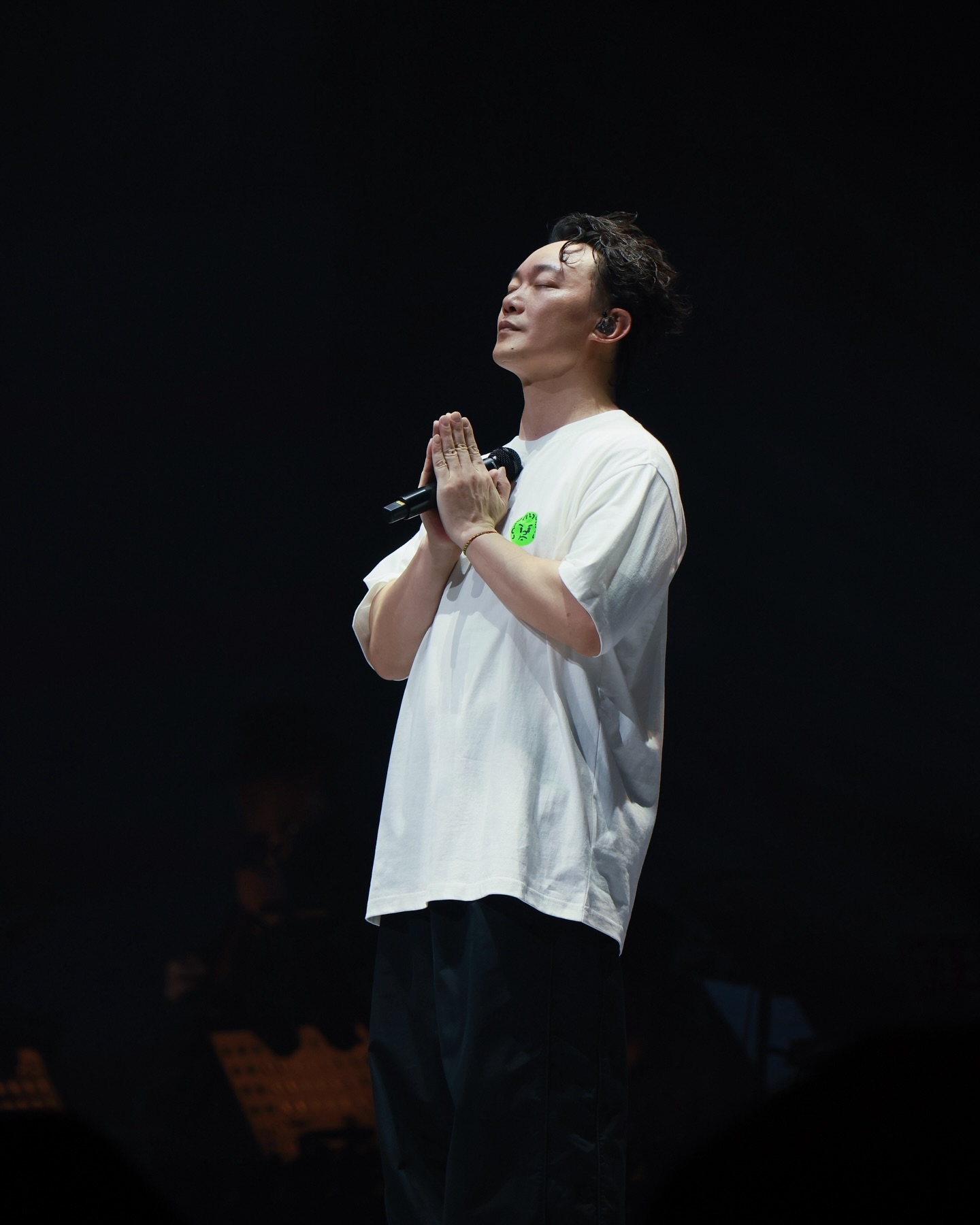 陈奕迅时隔2年赴马来西亚?两大线索+剪影图案 网友秒认出! 内容图2 潮品文-大潮社旗下实时最新热点娱乐时尚数码等新闻资讯网站!