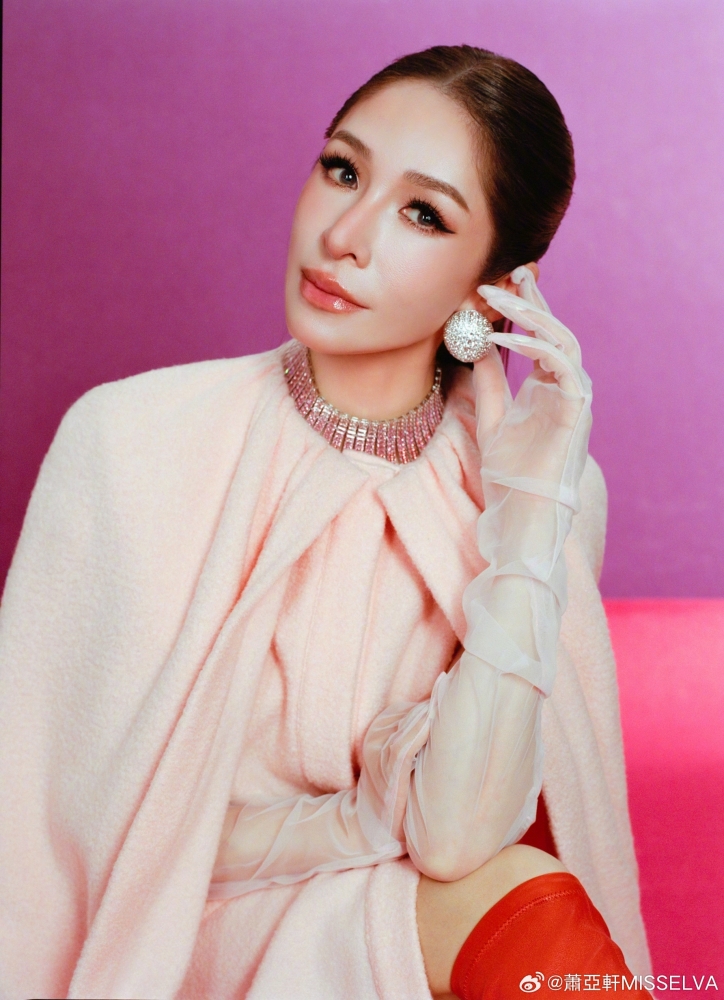 天后身边不缺人!萧亚轩被传恋上“土耳其CEO”、高壮鲜肉陪搭机 内容图2 潮品文-大潮社旗下实时最新热点娱乐时尚数码等新闻资讯网站! Elva Hsiao