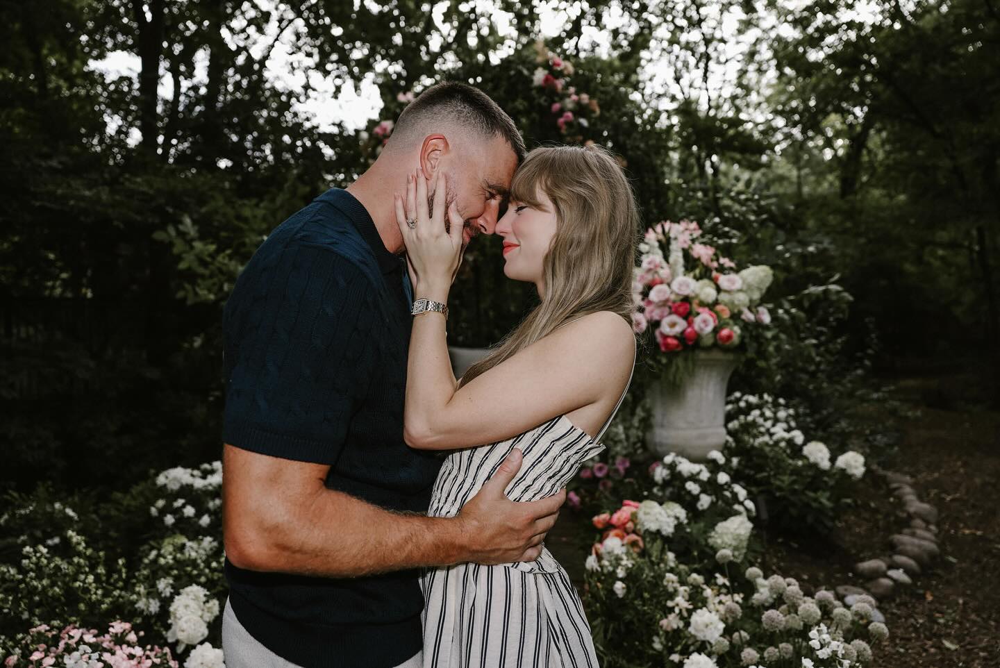 Taylor Swift遭准家婆催生!婚礼时间曝光! 内容图3 潮品文-大潮社旗下实时最新热点娱乐时尚数码等新闻资讯网站! Taylor Swift