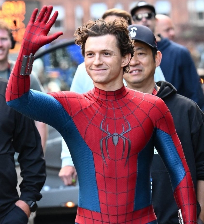 《Spider Man 4》片场突发意外!Tom Holland摔倒头部受伤! 内容图3 潮品文-大潮社旗下实时最新热点娱乐时尚数码等新闻资讯网站! Tom Holland