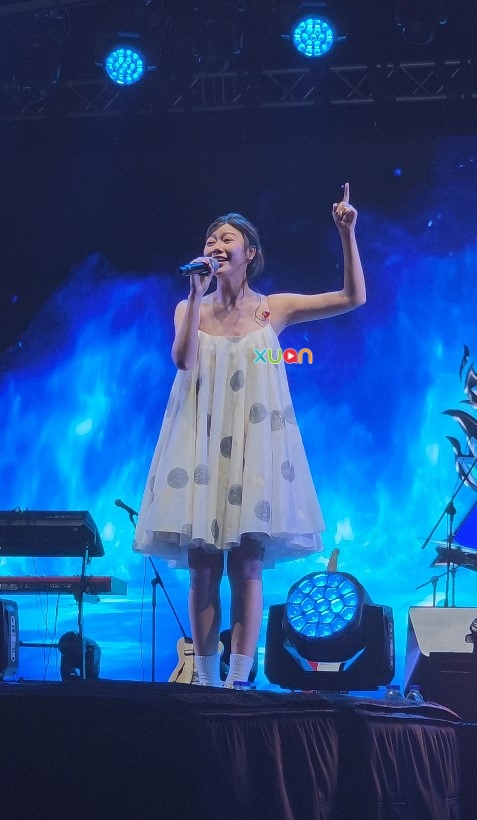 《Music Fiesta 6.0》艾薇自信晒肌肉!大颖现场豪气送演唱会票 内容图4 潮品文-大潮社旗下实时最新热点娱乐时尚数码等新闻资讯网站! 蔡恩雨