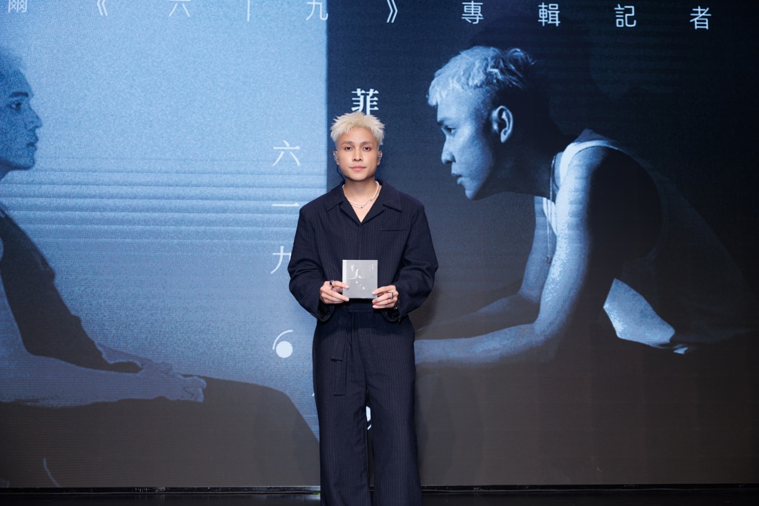 菲道尔《六一九》竟与WWE有关联!高尔宣惊喜现身 “讨歌债”! 内容图2 潮品文-大潮社旗下实时最新热点娱乐时尚数码等新闻资讯网站! 菲道尔