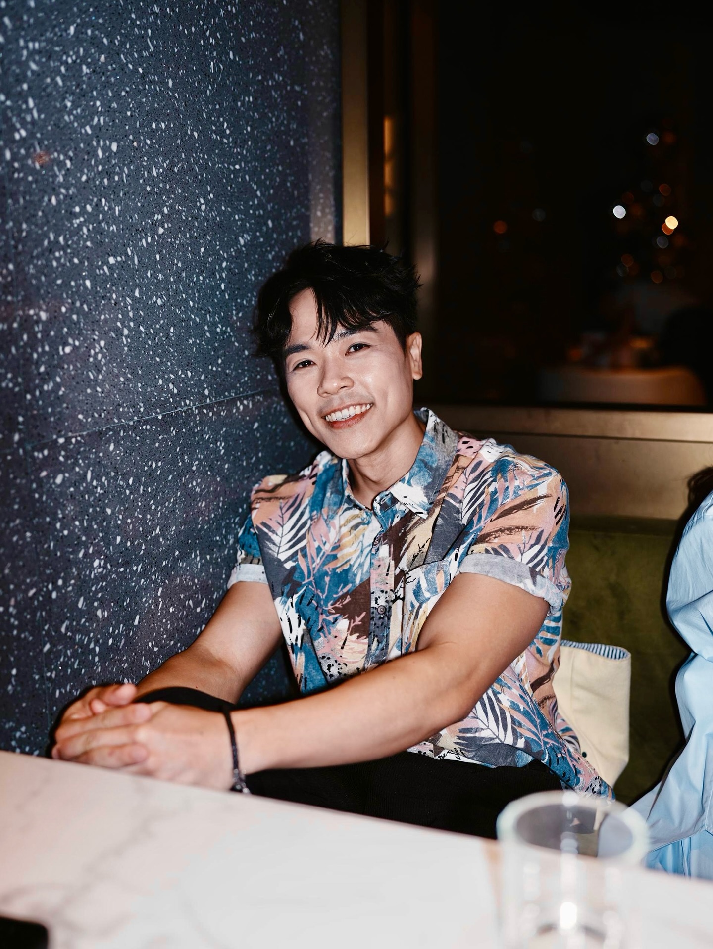 专访 · 郭晓东|《光点》竟写给迪丽热巴!坦言30岁后 健康一定要顾好! 内容图3 潮品文-大潮社旗下实时最新热点娱乐时尚数码等新闻资讯网站! 郭晓东