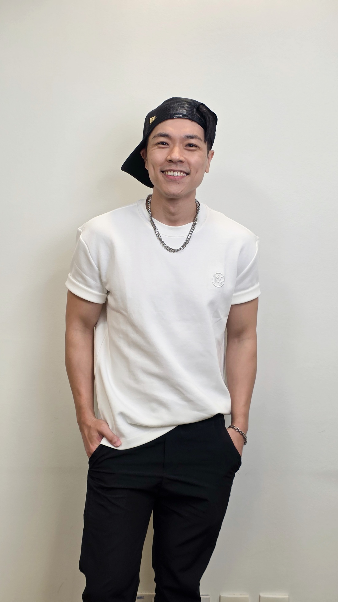 专访 · 郭晓东|《光点》竟写给迪丽热巴!坦言30岁后 健康一定要顾好! 内容图4 潮品文-大潮社旗下实时最新热点娱乐时尚数码等新闻资讯网站! 郭晓东