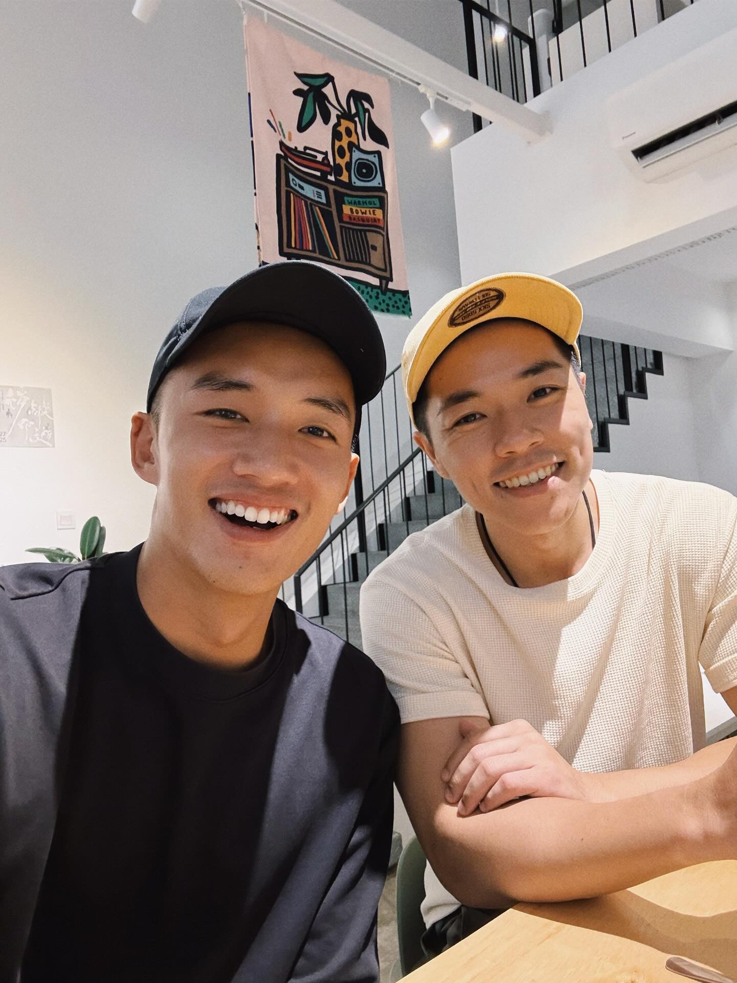 专访 · 郭晓东|《光点》竟写给迪丽热巴!坦言30岁后 健康一定要顾好! 内容图7 潮品文-大潮社旗下实时最新热点娱乐时尚数码等新闻资讯网站! 郭晓东