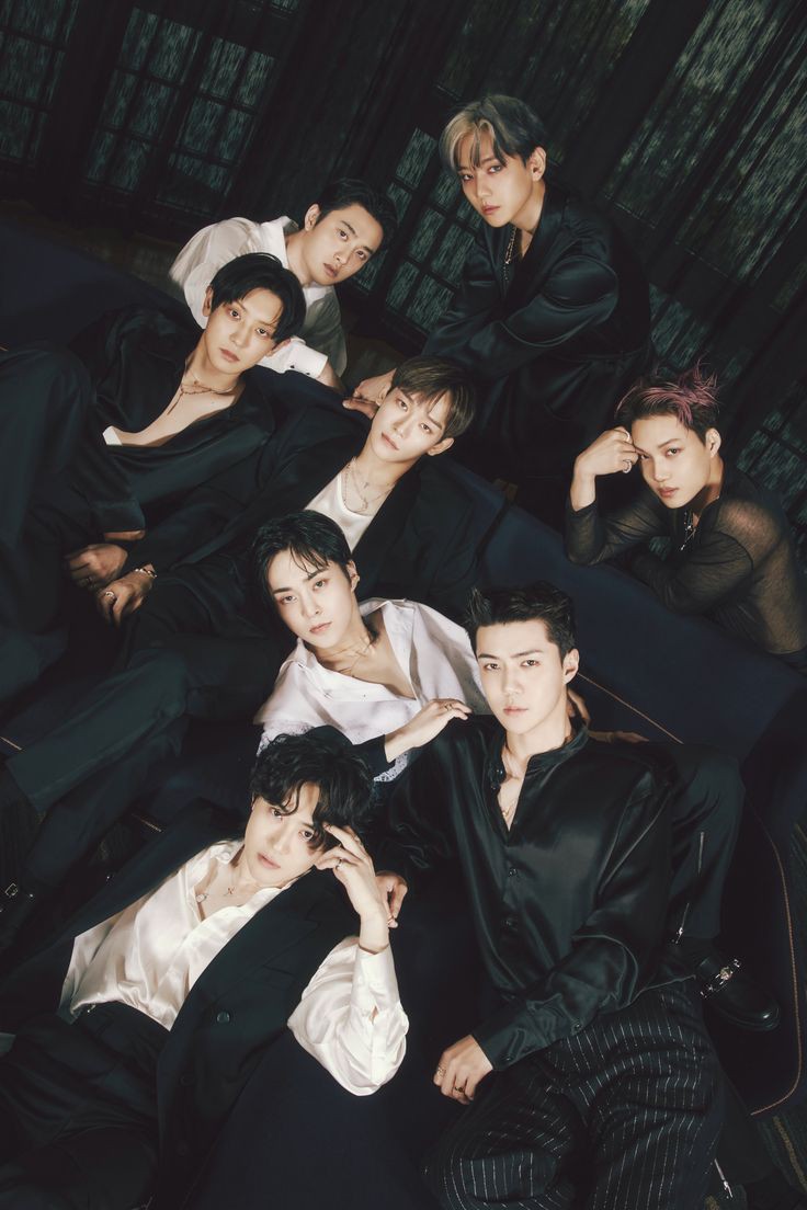 EXO 12月完整体回归!“血月” 时刻释出海报 粉丝直呼:概念之神回来了 内容图2 潮品文-大潮社旗下实时最新热点娱乐时尚数码等新闻资讯网站! EXO