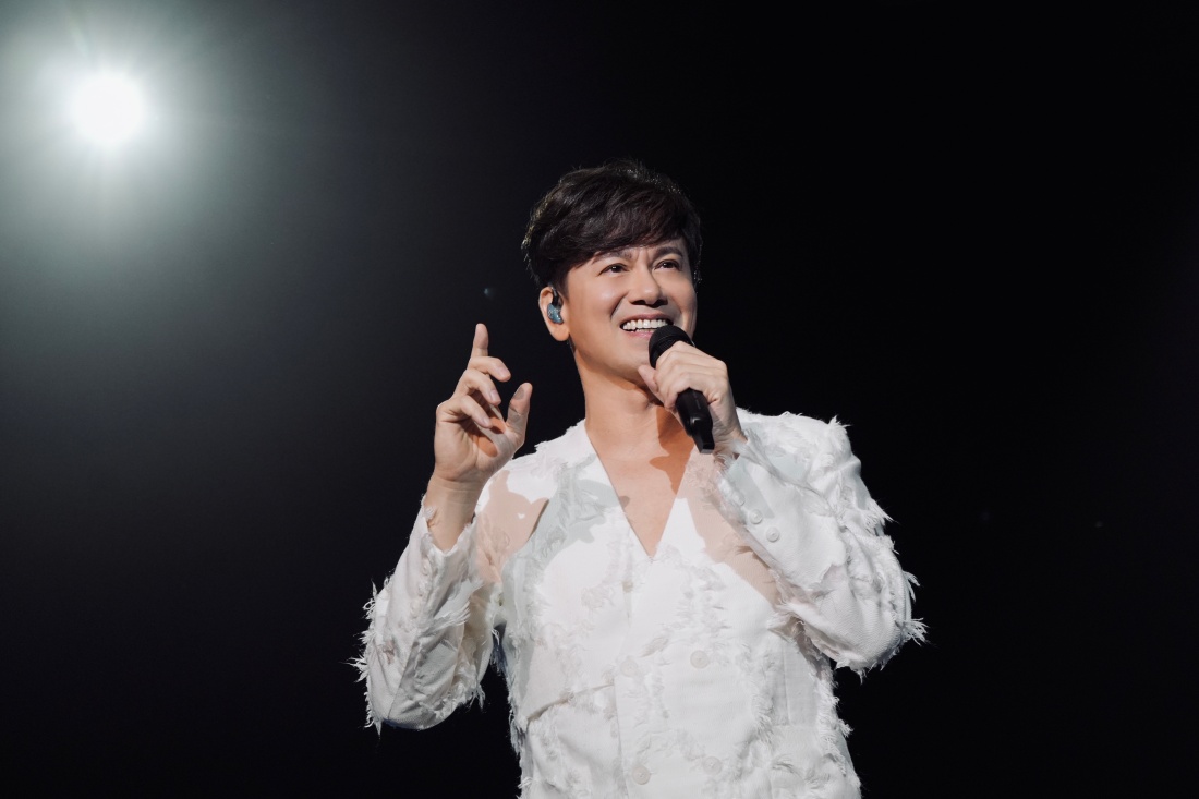 李圣杰《痴心绝对》云顶首唱!马来西亚粉丝见证 第10005次演唱! 内容图2 潮品文-大潮社旗下实时最新热点娱乐时尚数码等新闻资讯网站! 李圣杰