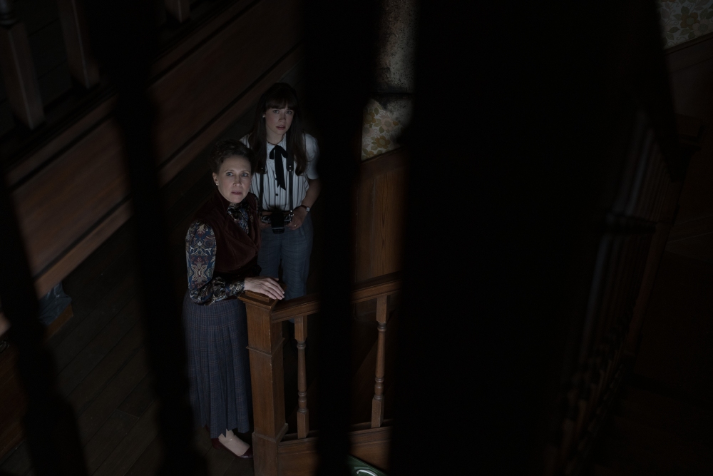 熬夜看戏|《The Conjuring: Last Rites》恐怖戏份不足?家庭线意外感人! 内容图4 潮品文-大潮社旗下实时最新热点娱乐时尚数码等新闻资讯网站! 《The Conjuring: Last Rites》恐怖戏份不足