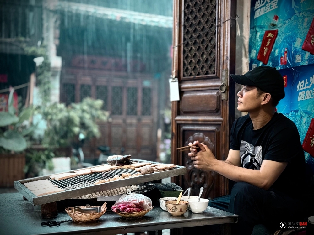 敖嘉年素食旅程缘起马来西亚!《横素全内地》记录生活与文化的滋味 内容图3 潮品文-大潮社旗下实时最新热点娱乐时尚数码等新闻资讯网站! 敖嘉年