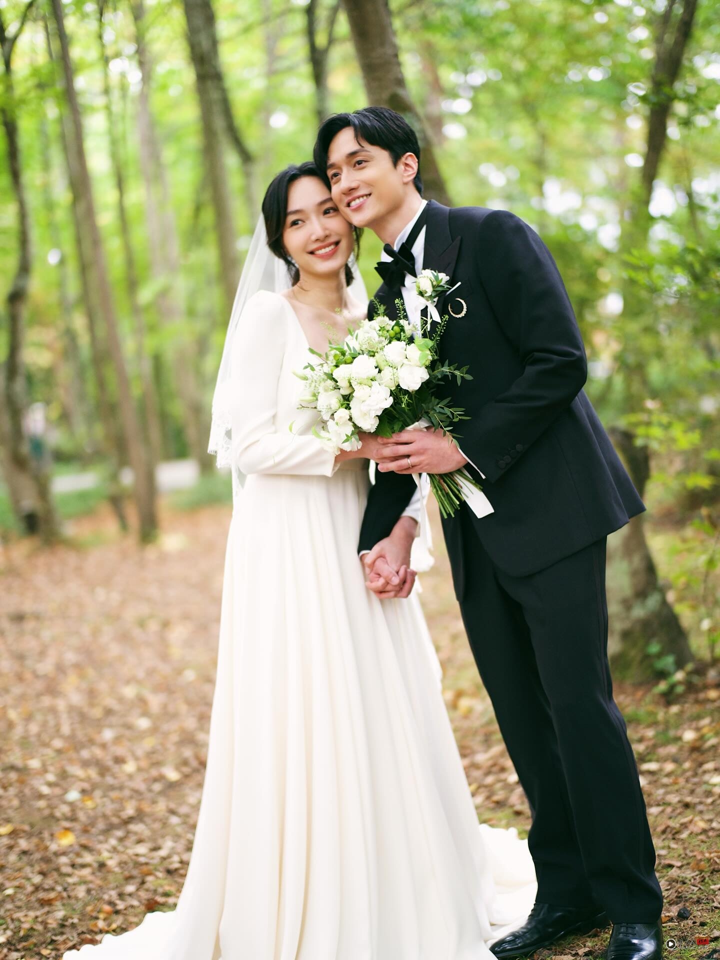 恭喜!刘俊谦、蔡思韵日本结婚!复古婚纱照曝光 甜度爆表! 内容图2 潮品文-大潮社旗下实时最新热点娱乐时尚数码等新闻资讯网站! 刘俊谦