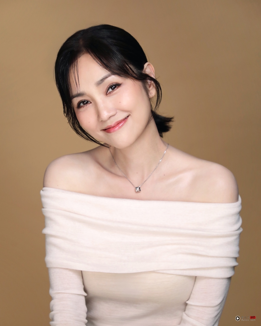 专访 · 谢安琪|出道20年见证香港乐坛潮汐涨退!“拥有一首《年度之歌》已经值得感恩” 内容图2 潮品文-大潮社旗下实时最新热点娱乐时尚数码等新闻资讯网站! 谢安琪