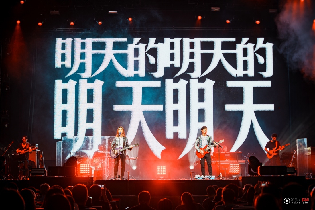 动力火车感叹:唱一场少一场!尤秋兴爆颜志琳帮他写信追女孩! 内容图2 潮品文-大潮社旗下实时最新热点娱乐时尚数码等新闻资讯网站! 动力火车