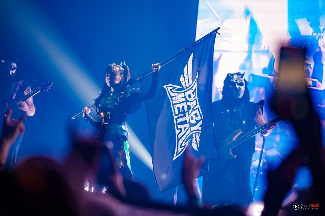 BABYMETAL 15周年世巡攻占吉隆坡!以爆发金属能量引爆全场! 内容图4 潮品文-大潮社旗下实时最新热点娱乐时尚数码等新闻资讯网站! BABYMETAL