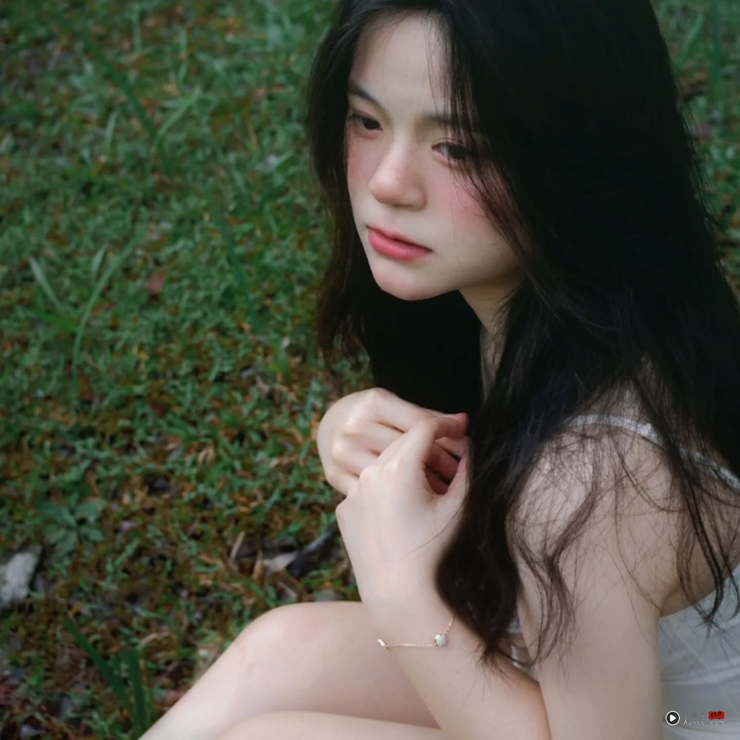 马来西亚帮 | 又一位马来西亚女孩在抖音走红!19岁的Penny创作了《打火机》 内容图2 潮品文-大潮社旗下实时最新热点娱乐时尚数码等新闻资讯网站! Penny 打火机