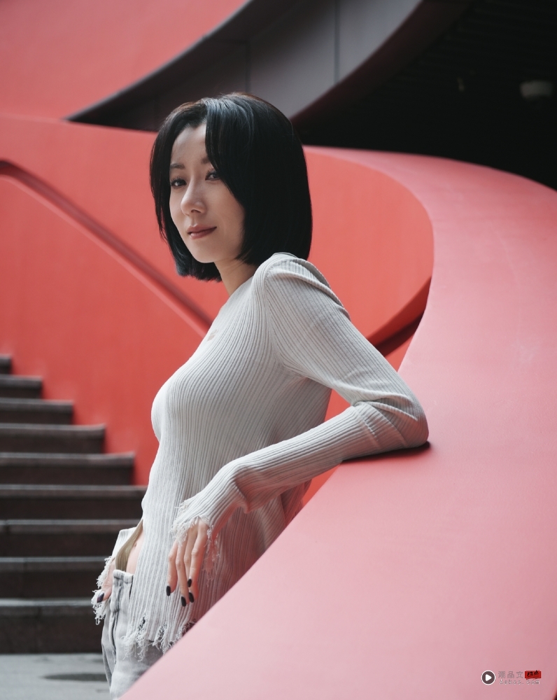 专访 · 泳儿 | 无心插柳踏上歌手之路!当歌手不要太乖:不乖也不代表是坏 内容图4 潮品文-大潮社旗下实时最新热点娱乐时尚数码等新闻资讯网站! 泳儿