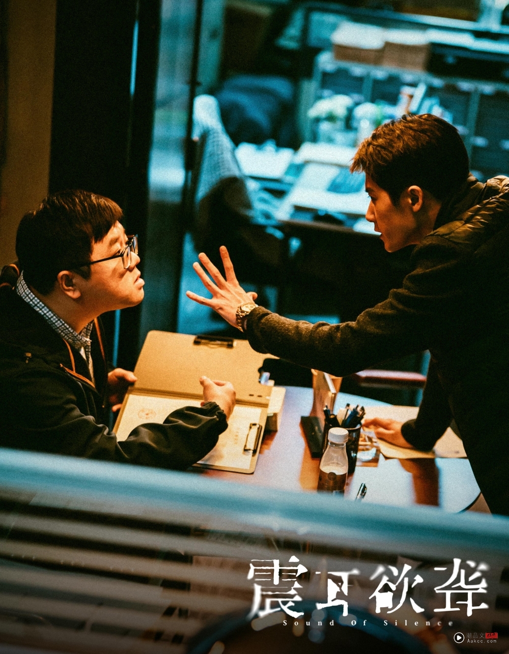 熬夜看戏|《震耳欲聋》意义非凡!檀健次为底层发声 表演触动人心! 内容图4 潮品文-大潮社旗下实时最新热点娱乐时尚数码等新闻资讯网站! 《震耳欲聋》