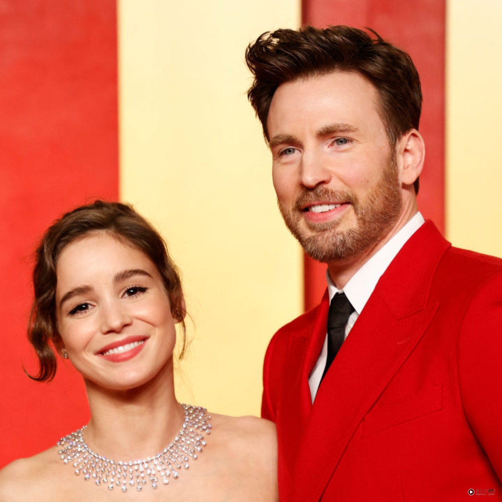 恭喜!“Captain America” Chris Evans 升级当爸爸 内容图2 潮品文-大潮社旗下实时最新热点娱乐时尚数码等新闻资讯网站! Chris Evans Alba Baptista