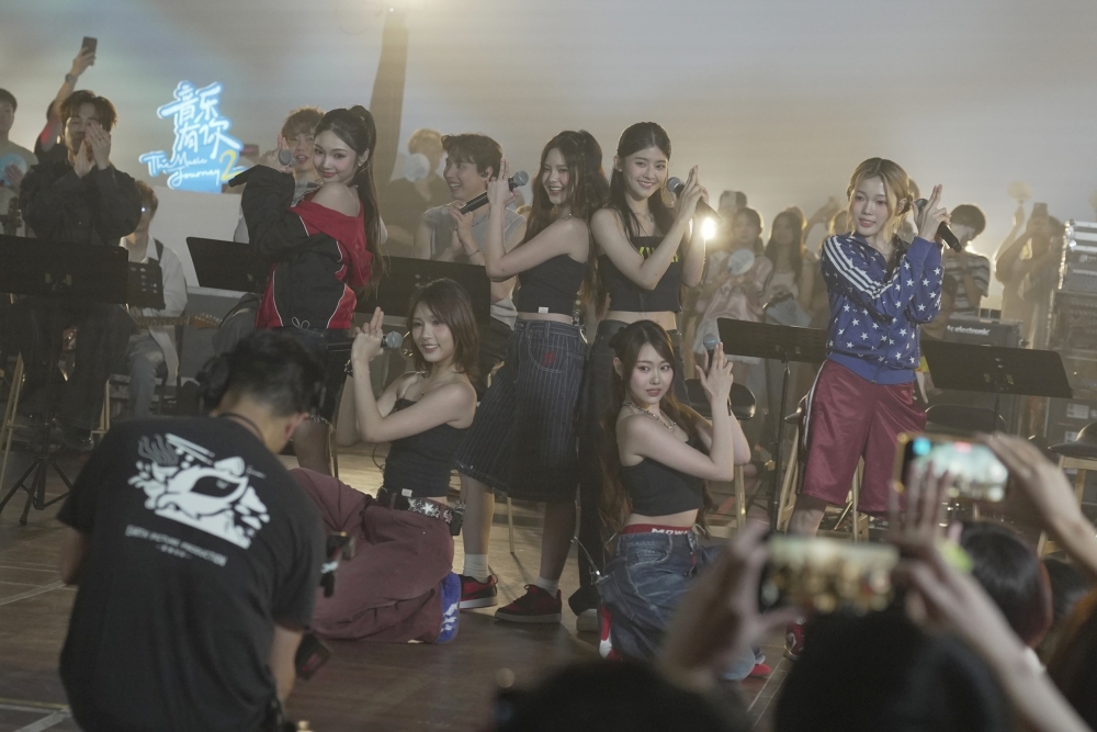 A站音乐路演节目《音乐有你2》!KIIRAS首登马来西亚节目挑战演唱《月亮圆》 内容图3 潮品文-大潮社旗下实时最新热点娱乐时尚数码等新闻资讯网站! 音乐有你2