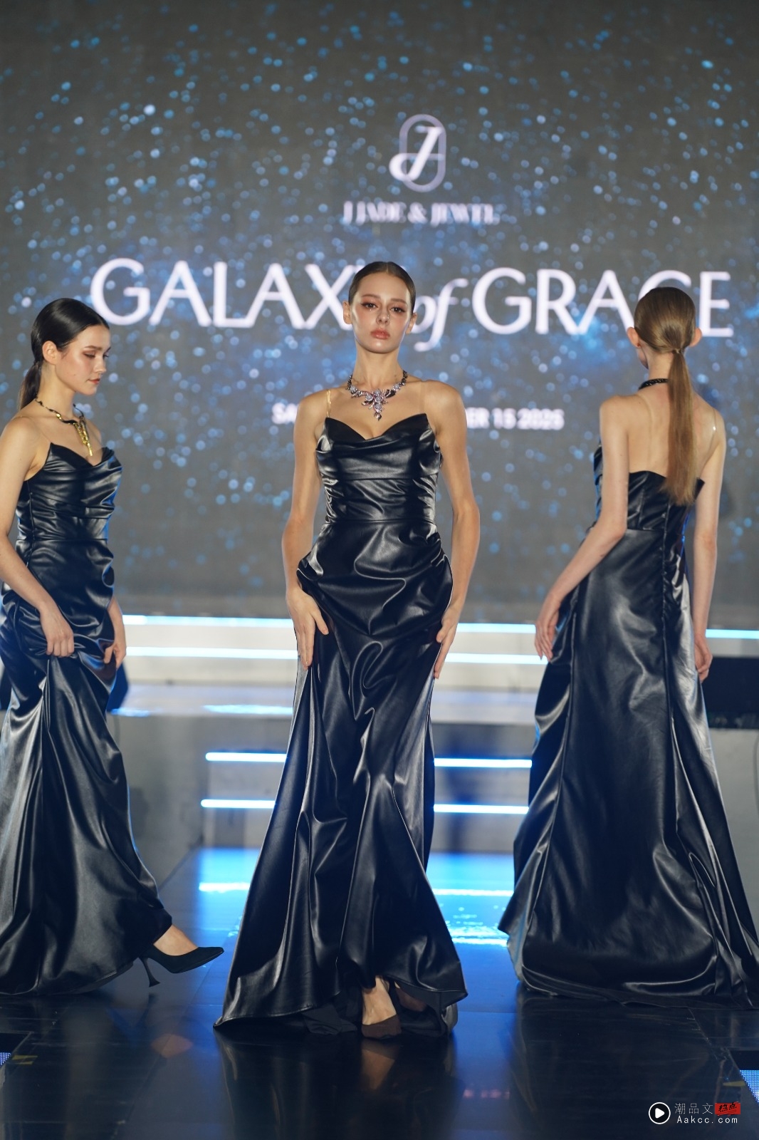 J Jade u0026 Jewel成明星新宠!胡杏儿指定老板娘亲自设计 吴尊选戴翡翠更显帅气! 内容图7 潮品文-大潮社旗下实时最新热点娱乐时尚数码等新闻资讯网站! J Jade Jewel